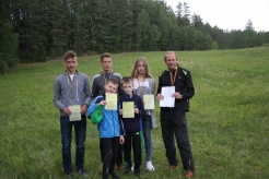 Pirmoje eilėje - S. Voroblievas, T. Mackevičius, antroje - A.Repšys, G. Dauknys, M.Girinskytė, treneris A.Šalkauskas